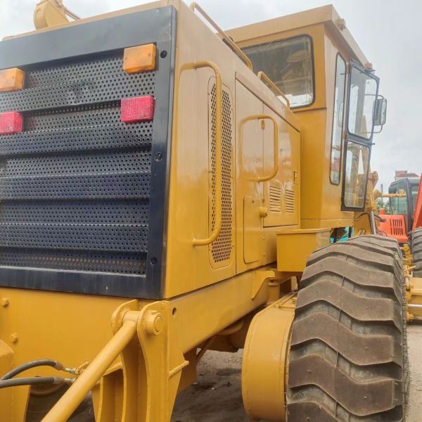 140K Grader 14 тонн Использованный дорожный градир