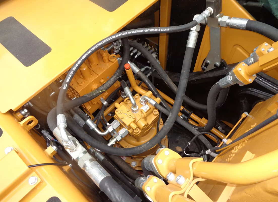 SANY SY215C Used Crawler Type Excavator Construction Machinery Digger 118KW 2000Rpm