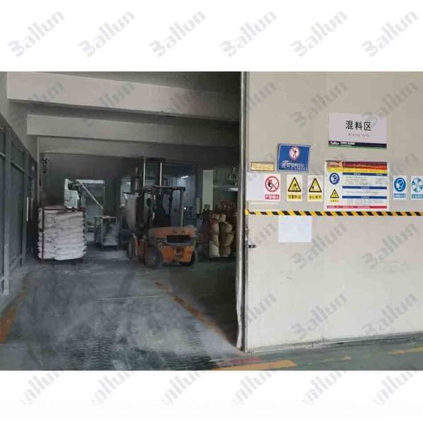 Внутренние виниловые плиты для пола из дерева Марморные самоклеящиеся плитки для требований клиента