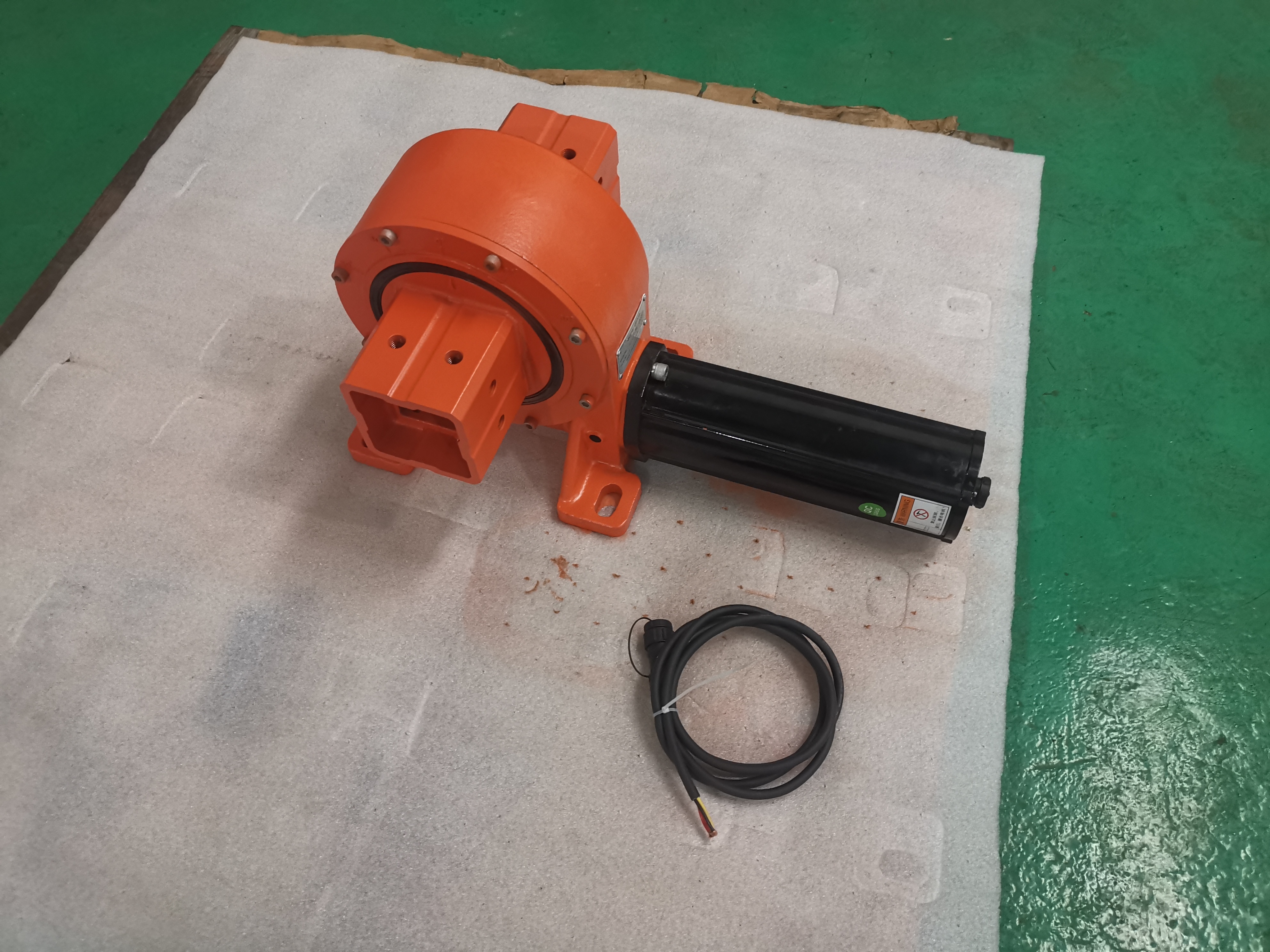 VE7 IP66 IP67 Waterproof 11000Nm Output Torque for Single Axis Solar Tracking System Low Price Electric Industrial Slewing Ring