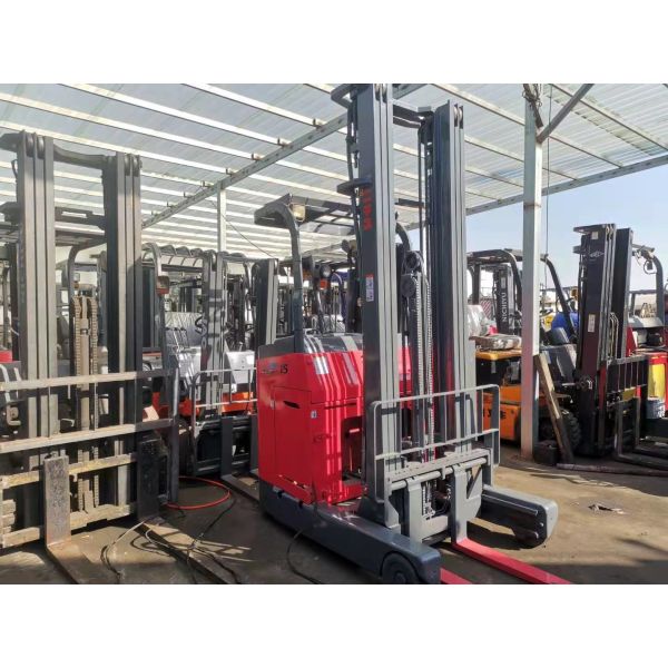 Three Fulcrum 1.8T Second Hand Toyota Forklifts Forward Moving