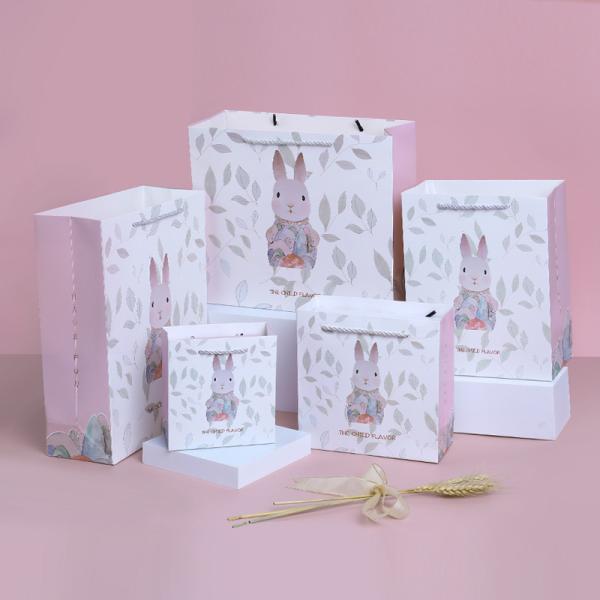 Sacs cadeaux personnalisés avec poignées en corde - Motif floral pastel