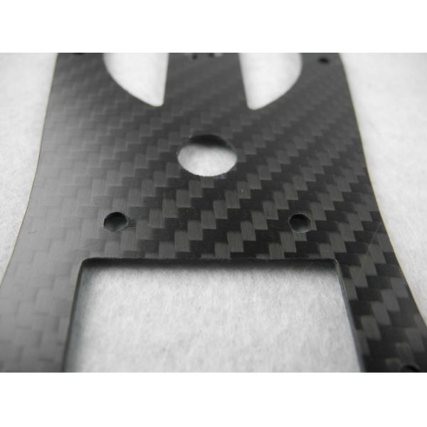 Corte do CNC da fibra do carbono da espessura 2.5mm 3mm 4mm do chassi do zangão - furando