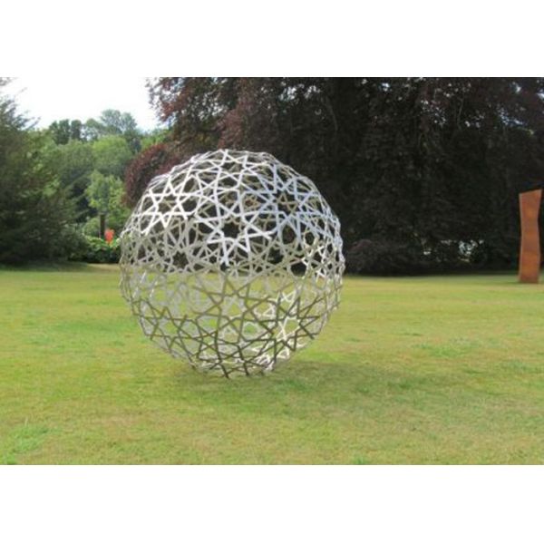 Le jardin en métal ornemente la conception de cavité d'acier inoxydable de sculpture en sphère