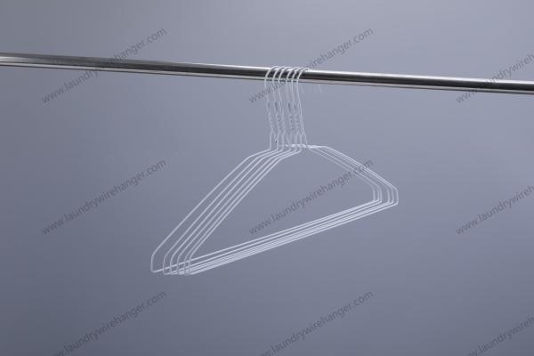 Customizable Wire Suit Hanger for Organizing Clothes White Blue Yellow Or Customized 2500 Boxes Container Loading