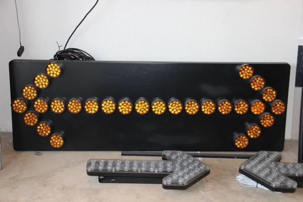 LED Truck Trailer arrow light Led Traffic Advisor /LED ARROW LIGHT/ Direction light, LED LIIKENTEENOHJAUSPANEELI
