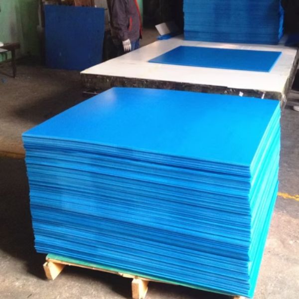 Plastic Layer Pads are durable, lightweight sheets designed for stacking, separating, and protecting items. Ideal for packaging, storage, and transport to prevent scratches and damage.