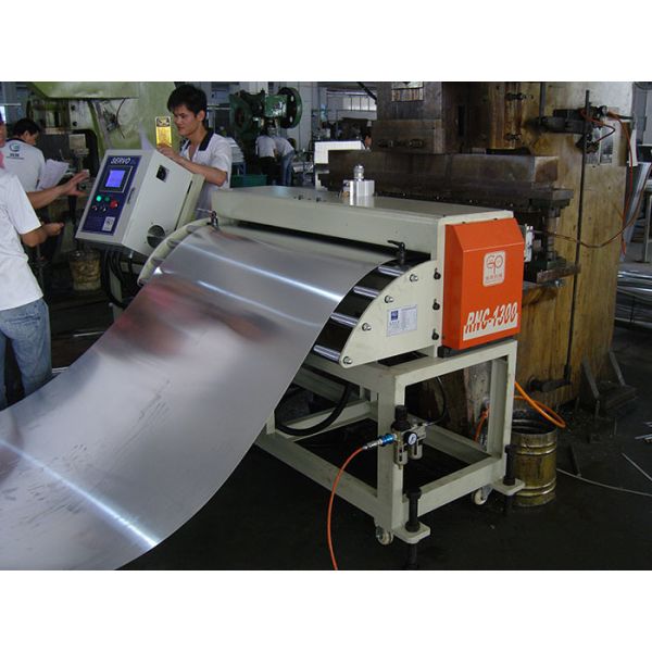 RUIHUI Coil Material Nc Servo Roll Feeder Used For Pneumatic Press Line
