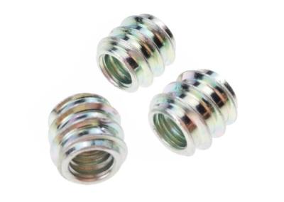 Porca Nuts da inserção rosqueada dos parafusos do hardware de aço para zinco de madeira a forma chapeada do cilindro