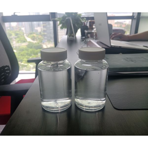 Densité 1.1-1.2 G/Cm3 PUA Urethane Acrylate Resin Functionality 6