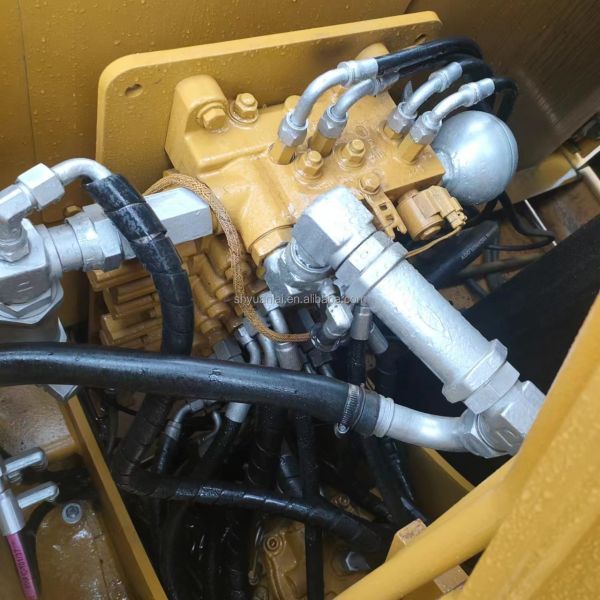 Mini Pelle d'occasion CAT 307D Hydraulique Chenille Petite Excavatrice Caterpillar 7 Tonnes Bon état