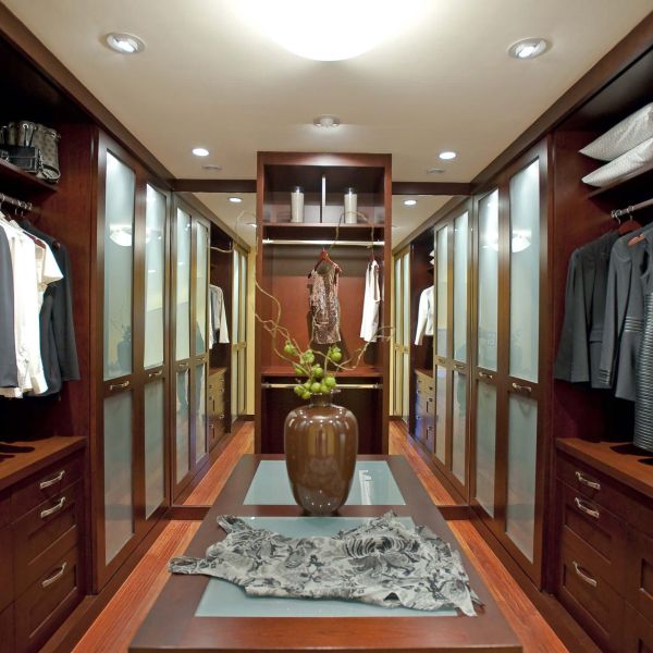 Solid Wood Walk In Closet Modern Classic U Shaped Brown Clothes Storage Cabinets
