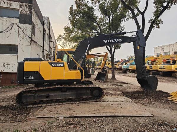 Excavateur d'occasion EC140DL certifié Volvo 15870KG pour l'exploitation minière