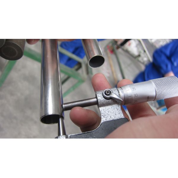 Яркая обожженная пробка нержавеющей стали, холодная прокатка высокой точности, DIN 17458, EN10216-5 D4/T4