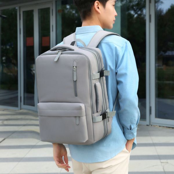 OEM/ODM Accepted Functional Travel Laptop Backpack with USB Charging