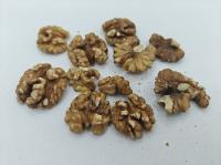 Granos de nuez tostados saludables hechos con ingredientes naturales
