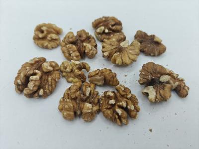 Wholesome Roasted Walnut Kernels Made With Natural Ingredients