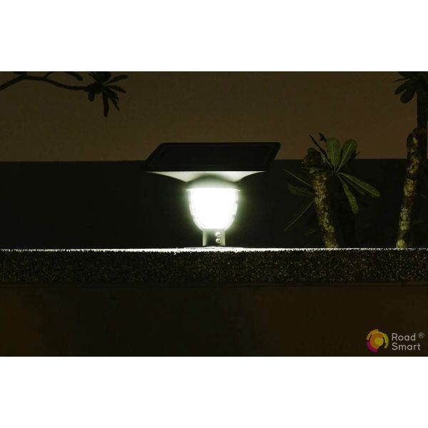 Pillar / Pole Installation Solar Led Garden Lights 3000K-6500K IP65 Waterproof