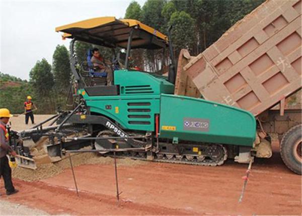 10.5m Width Asphalt Equipment Rental	 , 400 / 500 mm Thickness Concrete Paver Machine