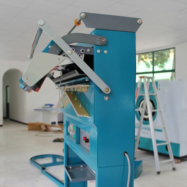 Automatic Garment Packing Machine Laundry Packing Machine for Cloth
