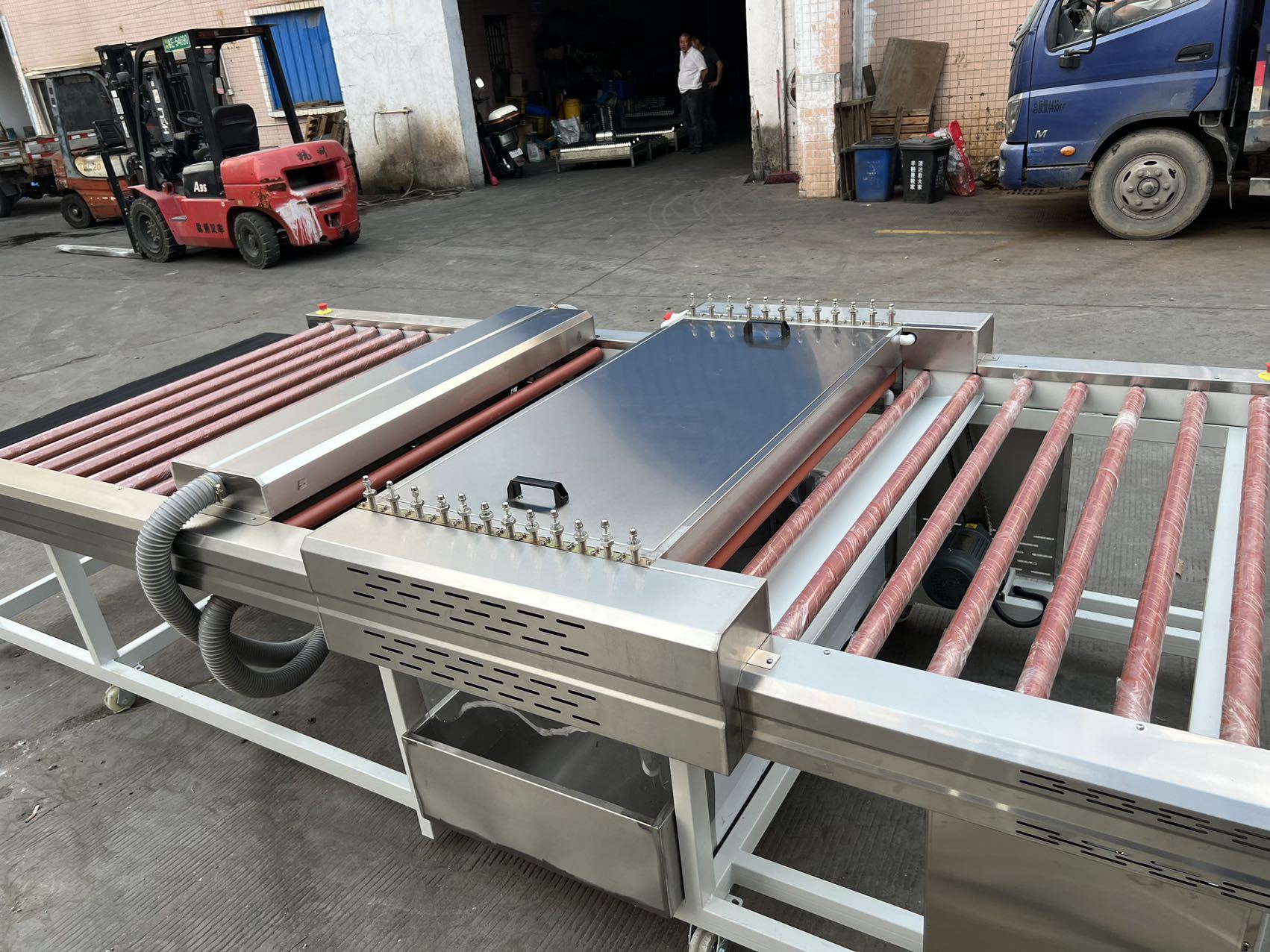 0.75-3.5m/min Horizontal Glass Cleaning Machine , 10KW Glass Washing Equipment