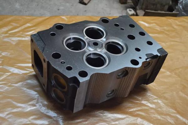 Strengthened Cylinder Head 3811985 3646324 3640321 3081070 3072438 for Cummins Marine Engine