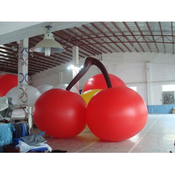 La alta cereza roja del PVC 3M formó los globos para la exhibición del comercio justo