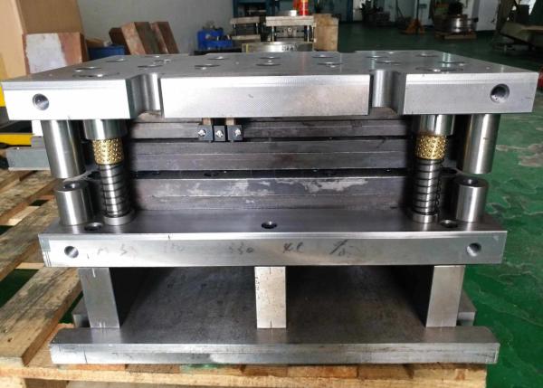 Automotive precision progressive metal stamping die tooling ± 0.05mm Tolerance