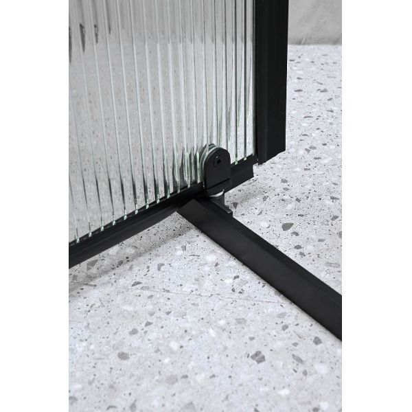 6mm Narrow Reeded Glass With Alum Frame For Modern And Stylish Bathroom