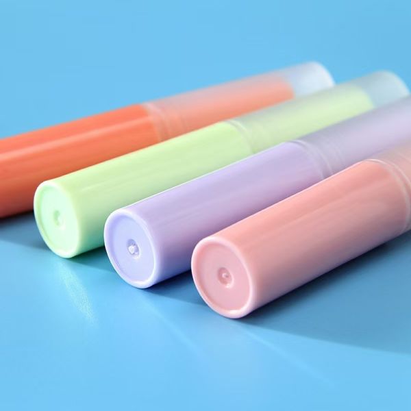 Wholesales 3G Plastic Cylinder Lip Stick Tube Empty Packaging Matte Tube for Lip Care Balm