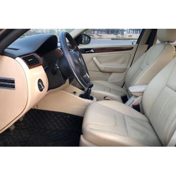 Bora 2011 1.6L Manual Comfort FAW-Volkswagen Compact Car Gasoline 1.6L 105HP L4 5-speed Manual