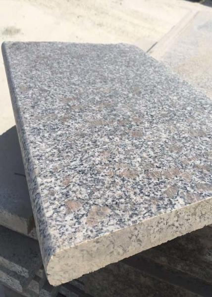 Kerbstone Polished Granite Tiles Flamed Slab 2.6 G / Cm³ Density For Municipal Construction