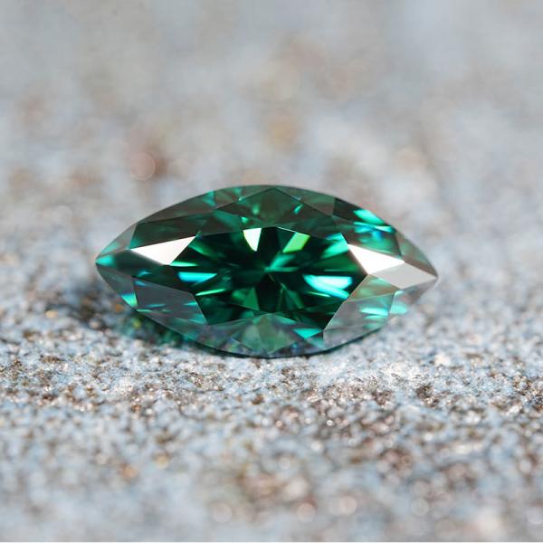 VVS1 Green Loose Moissanite Gemstones Solitaire Pear Shaped custom