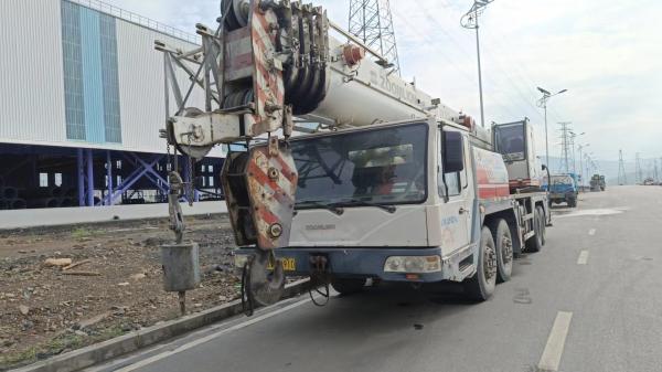 Poids de levage maximal 16t 11 ans Zoomlion QY50V5 50t Grue de camion Modèles populaires