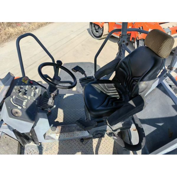 Дорожное строительное оборудование Подержанный дорожный ролик Hamm Hd138 с короткими рабочими часами