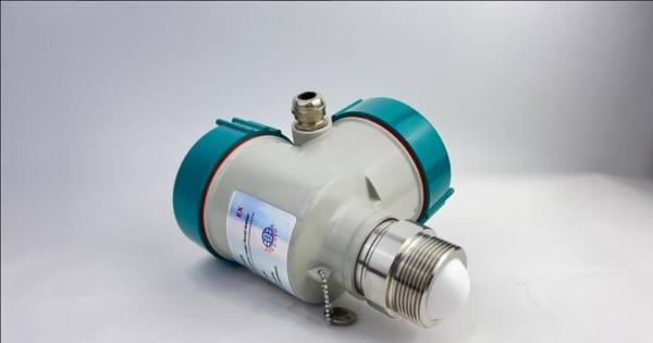 CAF L329-B804 Highly Corrosive Liquids With Vapor Or Stirring Radar Level Gauges  The Collected Frequency Difference Signals Are Calculated At High Speed By The Chip Circuit