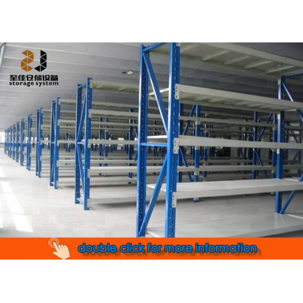 Étagères d'acier légères Flux à plusieurs niveaux à travers les étagères de palettes