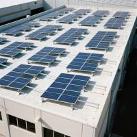 Brackets para el techo de paneles solares para edificios comerciales Instalación fácil y rápida Económico