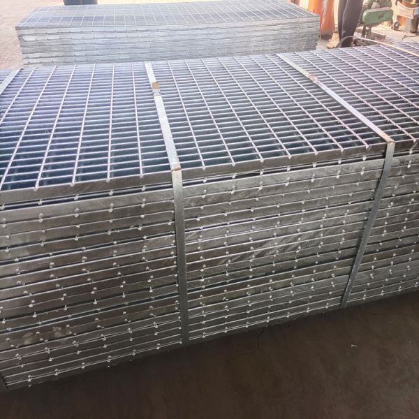 Construction Material Heavy Duty Steel Grating Galvanized Low Carbon