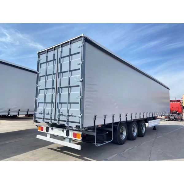 Sinotruk Semi-Trailer Refrigerator Truck for Storing Fruits and Vegetables in Transit