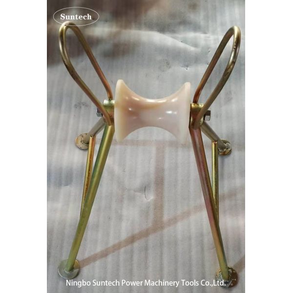 Подземные кабели, земляные ролики, стальные трубы, поднятые тяговые инструменты