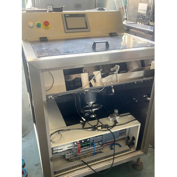 BPL-200 Automatic Bottle Unscrambler with 200 bottles/min Capacity, SUS304 Stainless Steel, and PLC Touch Screen Control