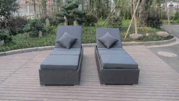 Contemporary Rattan Sun Lounger , Outdoor Beach Lounge Chair Set