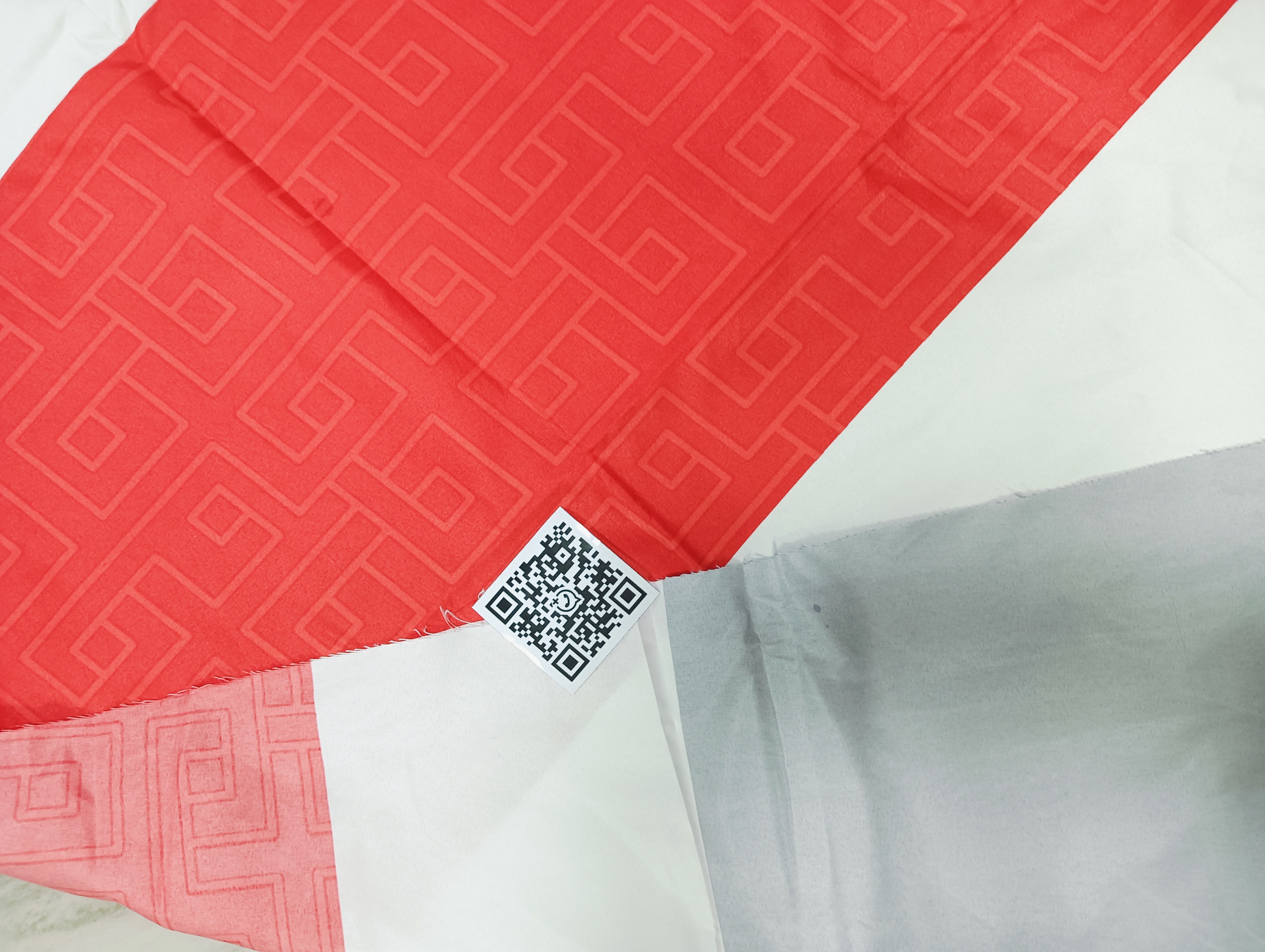 Cheap Price Solid Color Fabric in Rolls Factory Direct Wholesale 100% Polyester Fiber Tissu Fabric for Bedsheets