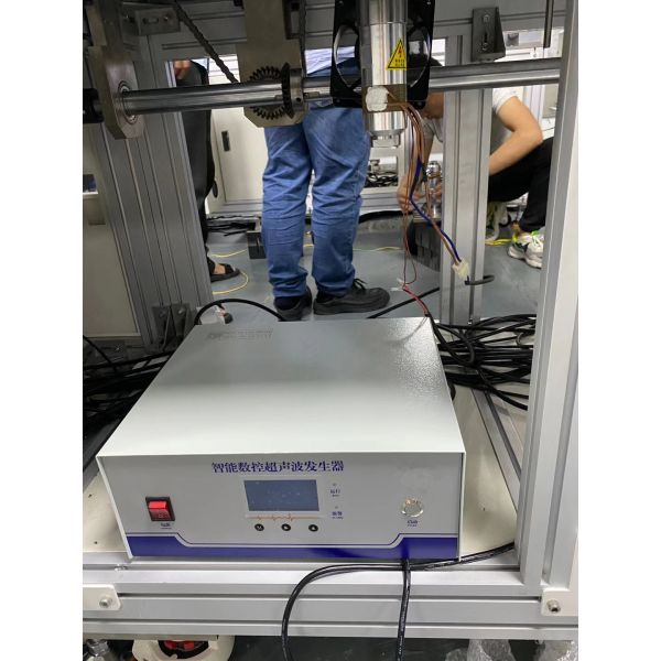 Обслуживание сильной ультразвуковой ракеты -носителя руки сварочного аппарата лицевого щитка гермошлема легкое