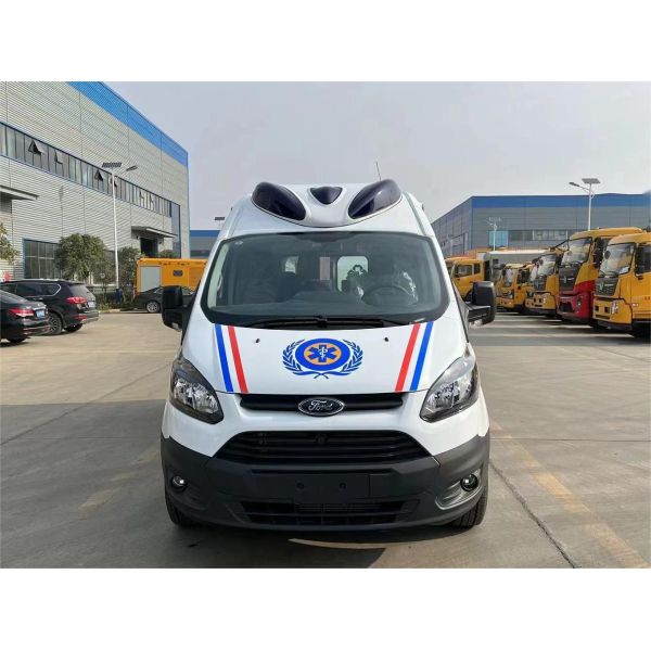 Gasoline First Aid Ambulance For Patient Transfer Urban Emergency Treatment
