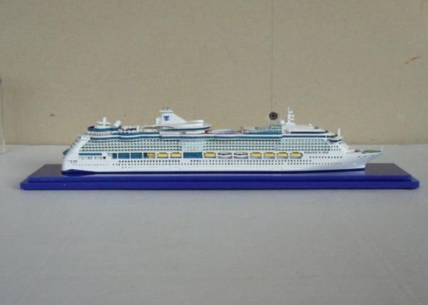 Scale 1:1200 Radiance Of The Seas Royal Caribbean Cruise Ship Models , Handcrafted Model Ships