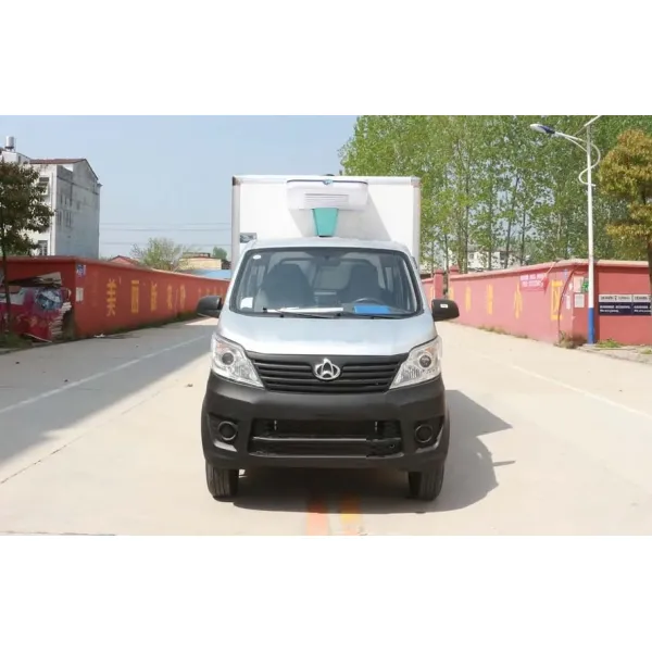 Diesel Fuel Mini Refrigerator Truck For Fruit / Vegetable Transport