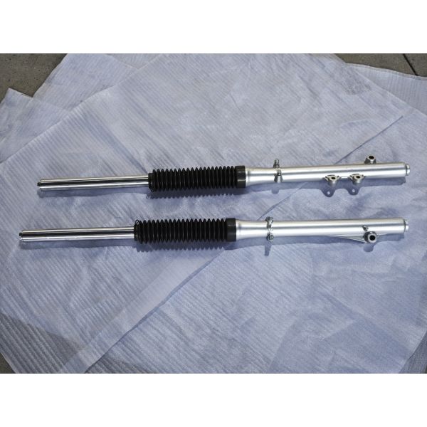 オフロードバイク用フロントショックアブソーバー - 車両の安定性を最適化