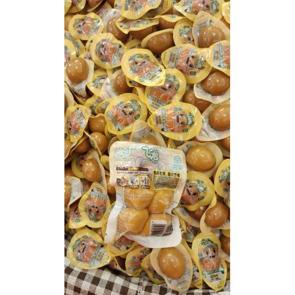 Traditional Halogen Seasonings Salted Pickled Quail Eggs Shelf Life 24 Months